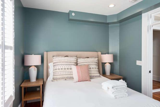 Hotel The Quarters On Spring Charleston